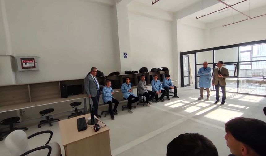 Müdür Uzantı’dan, TOBB Lisesi'ne ziyaret