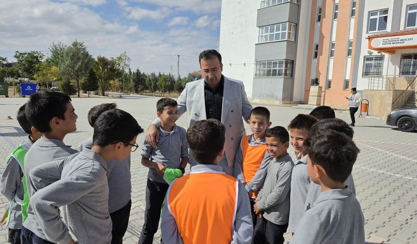 Kaymakam Yerlikaya, eğitimin nabzını yerinde tuttu