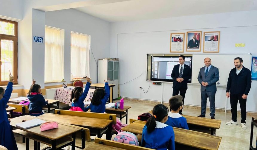 Eskil Kaymakamı yaylanın yolunu tuttu