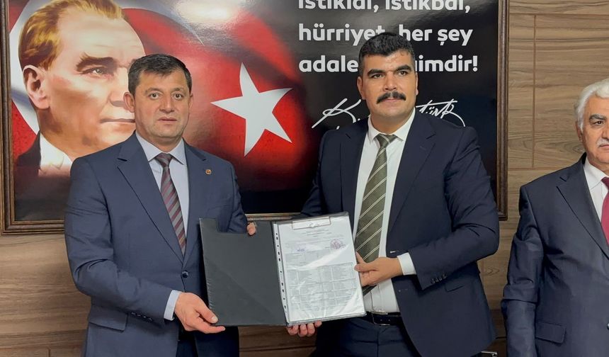 Düzgün mazbatasını aldı