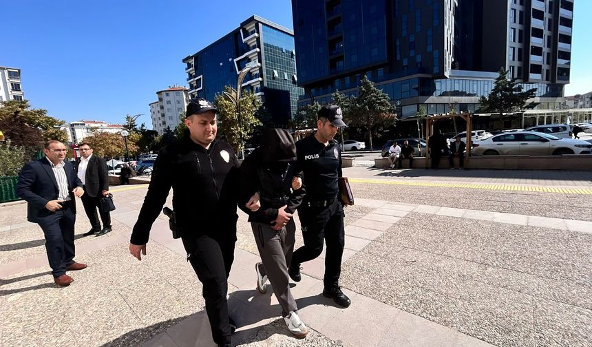Üç çırağını tüfekle yaralayan usta adliyede!
