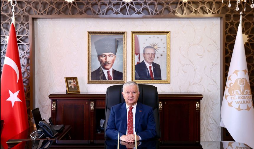 Vali Duru: “Cumhuriyet, bağımsızlık sevdasının en somut nişanesi”